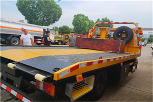 河西区附近拖车电话号码服务